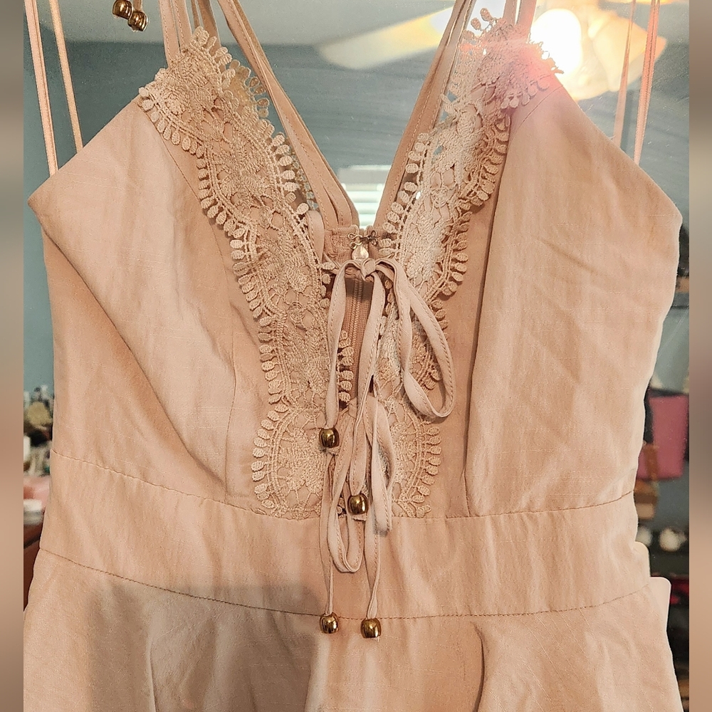 Romper NEW - Picture 2 of 3